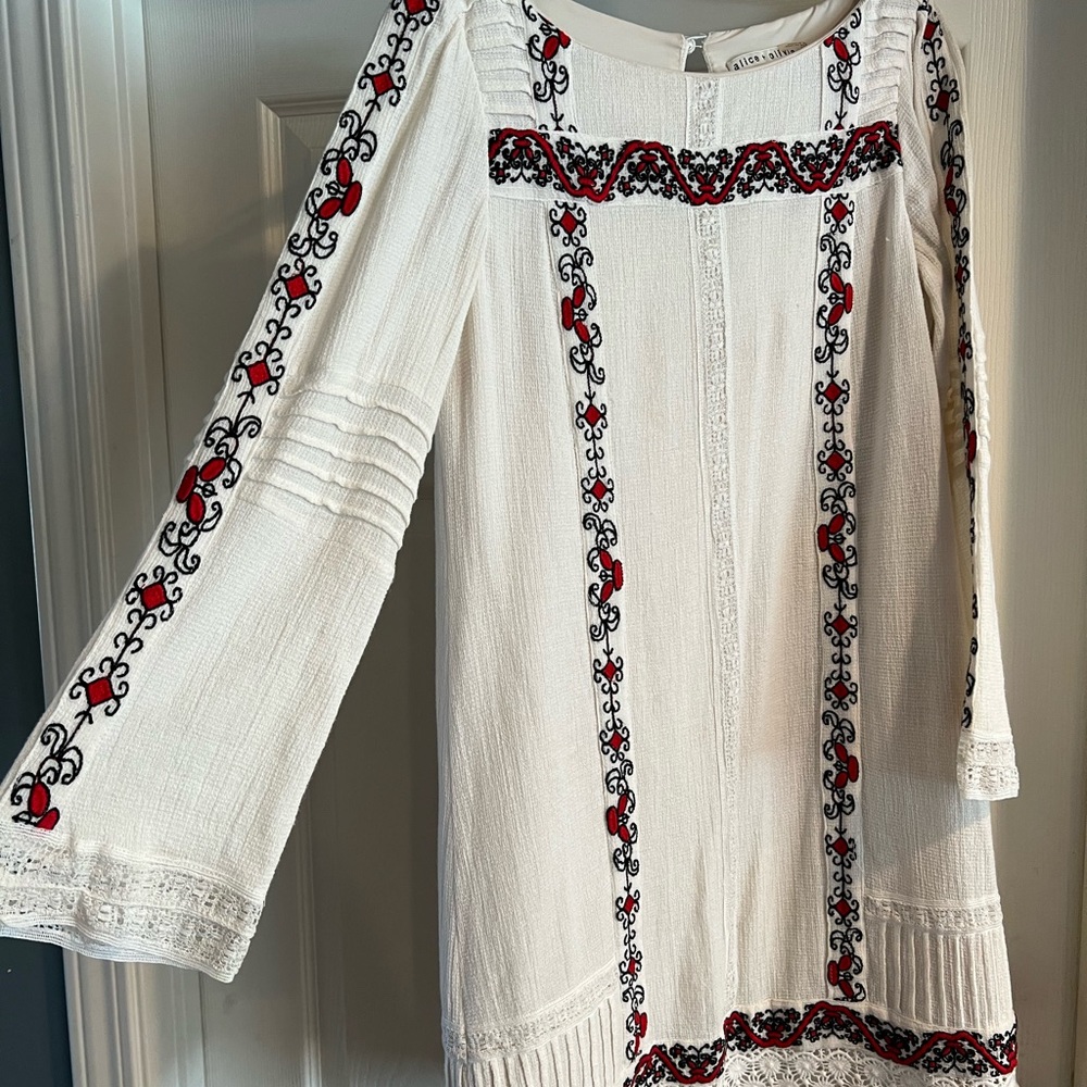 Alice and Olivia size 4 dress